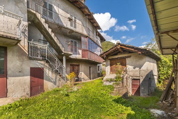 casa semindipendente in vendita a Sampeyre