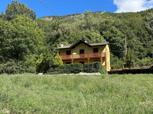 casa indipendente in vendita a Sampeyre