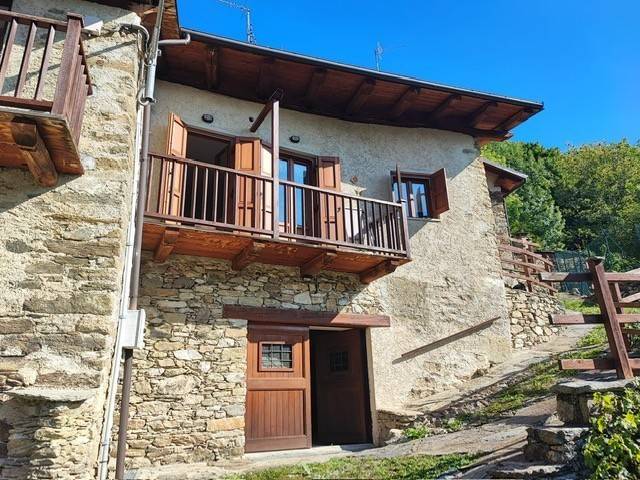 casa indipendente in vendita a Sampeyre