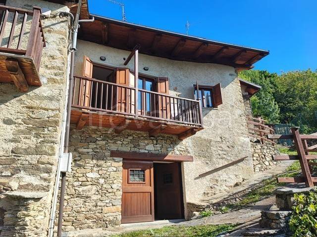 casa indipendente in vendita a Sampeyre