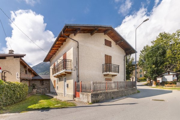 appartamento in vendita a Sampeyre in zona Becetto
