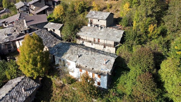 casale in vendita a Sampeyre