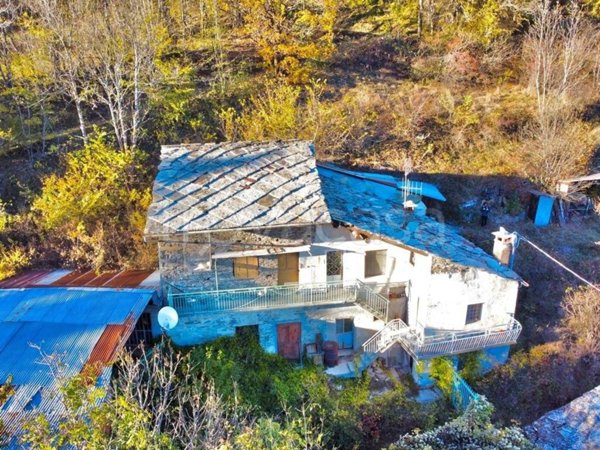 casa indipendente in vendita a Sampeyre