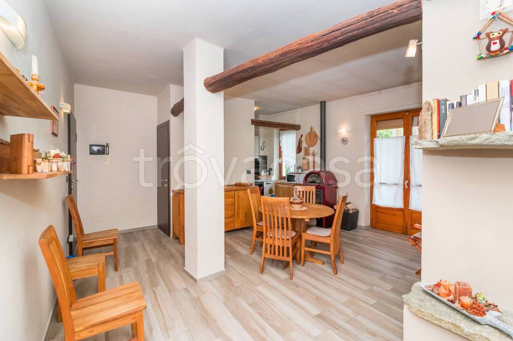 appartamento in vendita a Sampeyre in zona Becetto