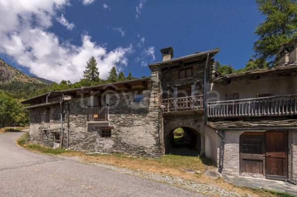 casa indipendente in vendita a Sampeyre