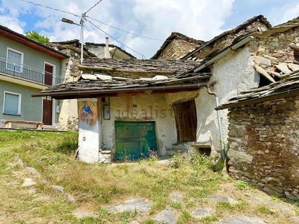 casa indipendente in vendita a Sampeyre