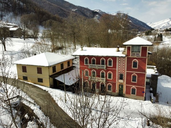 casale in vendita a Sampeyre