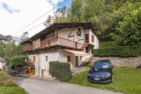 casa indipendente in vendita a Sampeyre