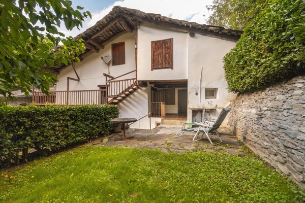 casa indipendente in vendita a Sampeyre in zona Villaretto