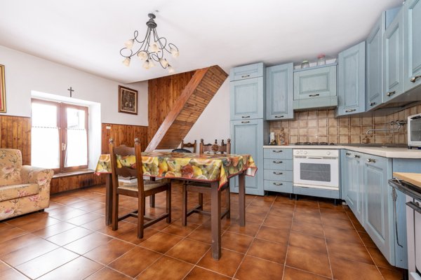 casa indipendente in vendita a Sampeyre