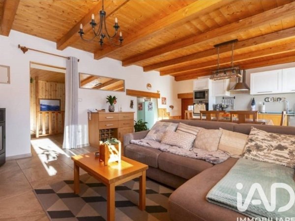 casa indipendente in vendita a Sampeyre in zona Becetto