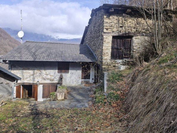 casa indipendente in vendita a Sampeyre