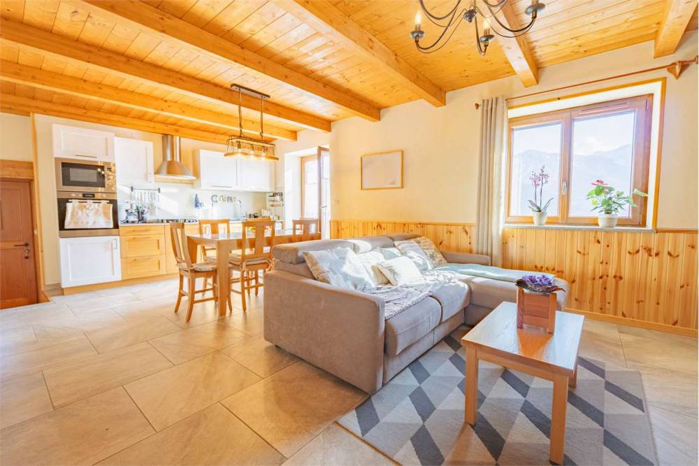 casa indipendente in vendita a Sampeyre in zona Becetto