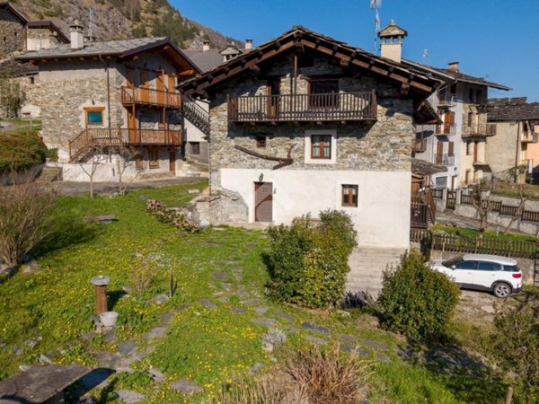 casa semindipendente in vendita a Sampeyre