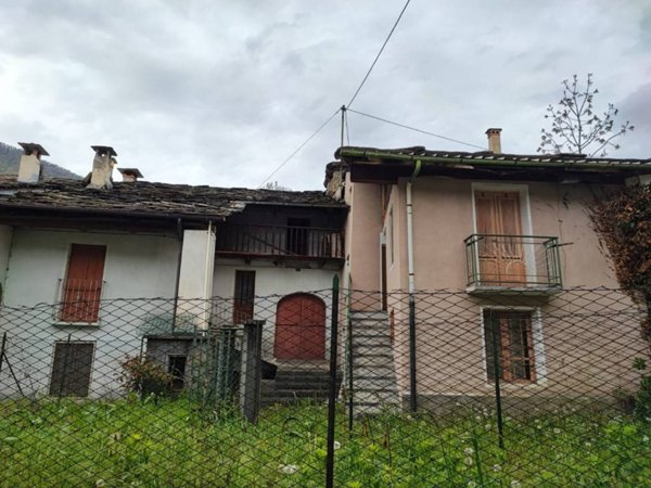 casa indipendente in vendita a Sampeyre