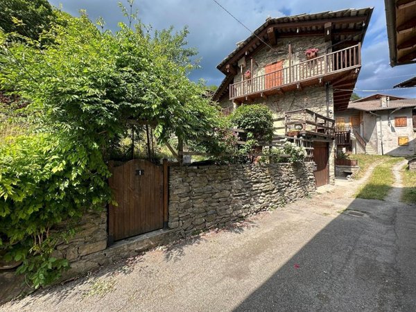 casa semindipendente in vendita a Sampeyre