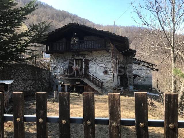 appartamento in vendita a Sampeyre in zona Rore