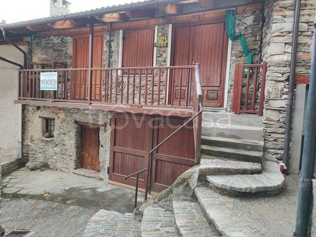 casa indipendente in vendita a Sampeyre in zona Rore