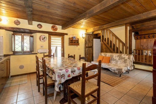 casa indipendente in vendita a Sampeyre in zona Villaretto