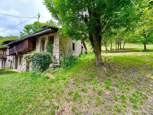 casa indipendente in vendita a Sampeyre in zona Villaretto