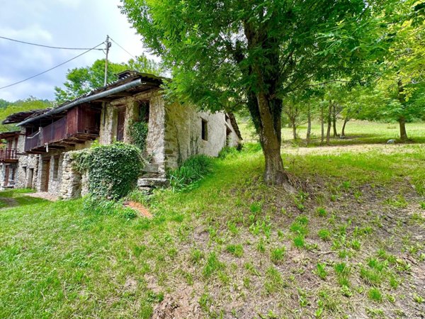casale in vendita a Sampeyre in zona Villaretto