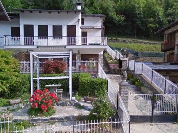 casa indipendente in vendita a Sampeyre in zona Villaretto
