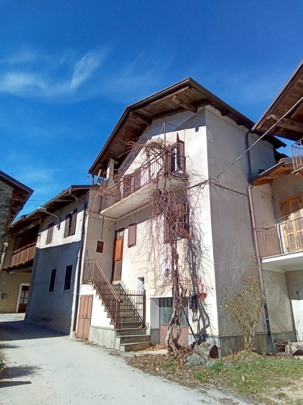 casa semindipendente in vendita a San Damiano Macra