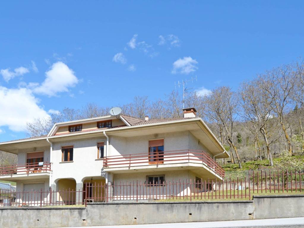 casa indipendente in vendita a San Damiano Macra