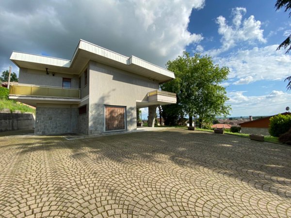 casa indipendente in vendita a Sanfrè