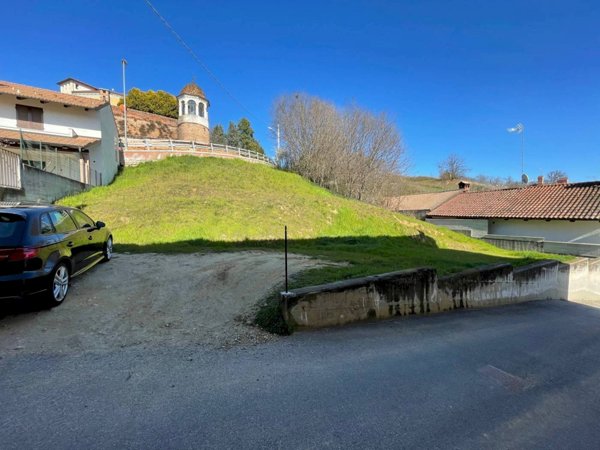 terreno edificabile in vendita a Sanfrè