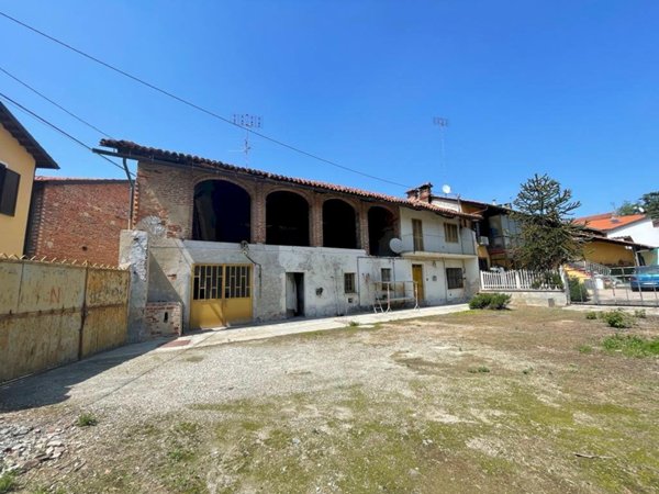 casa indipendente in vendita a Sanfrè