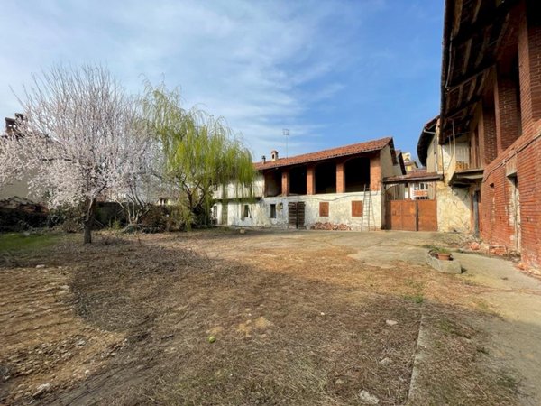 casa indipendente in vendita a Sanfrè