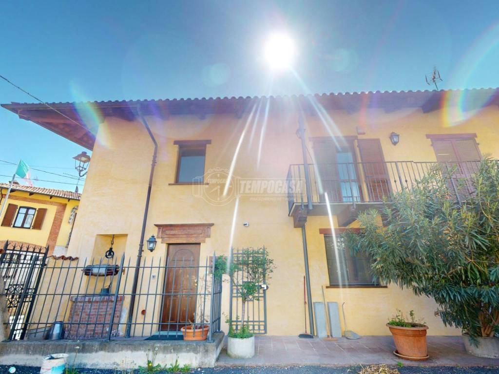 casa indipendente in vendita a Sanfrè