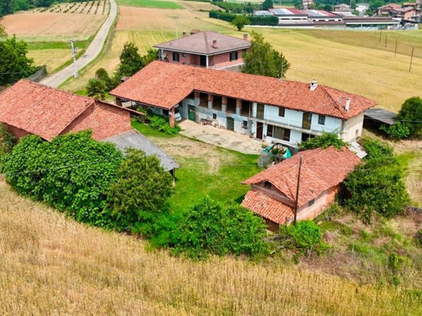 casa indipendente in vendita a Sanfrè
