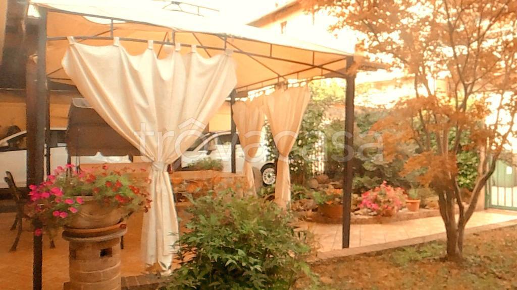 casa indipendente in vendita a Sanfrè