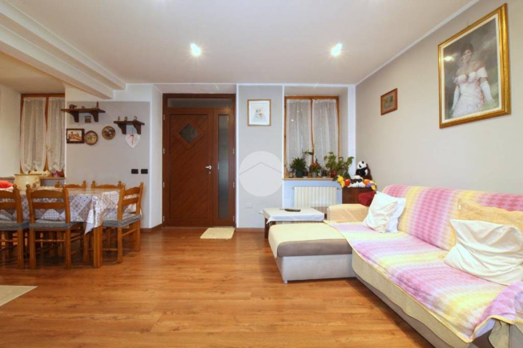 casa indipendente in vendita a Sanfrè