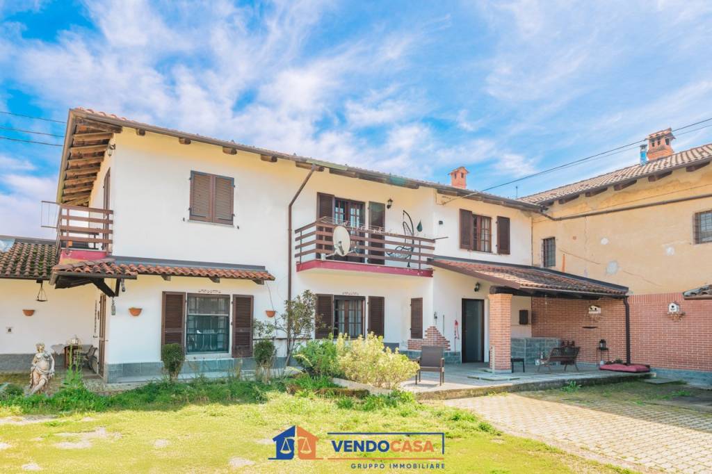 casa indipendente in vendita a Sanfrè