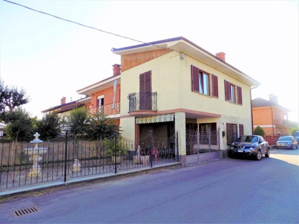 casa indipendente in vendita a Sanfrè