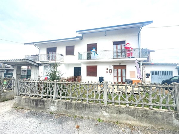 casa indipendente in vendita a Sanfrè