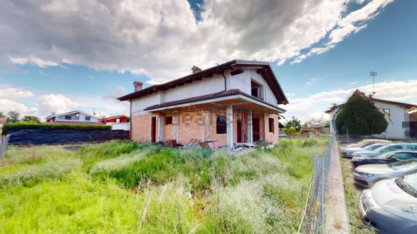 casa indipendente in vendita a Sanfrè