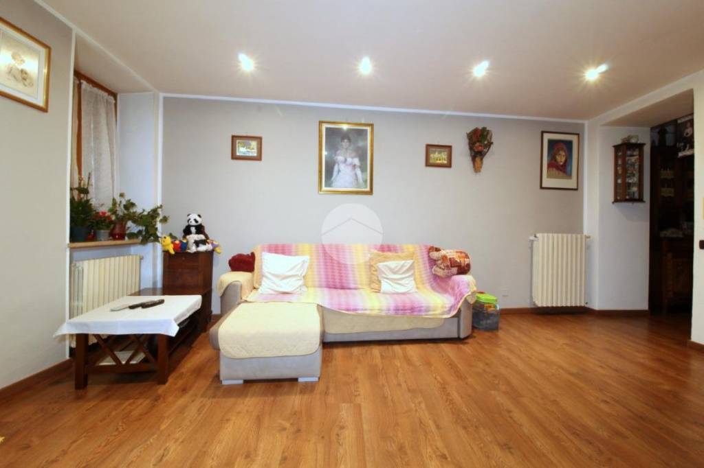 casa indipendente in vendita a Sanfrè