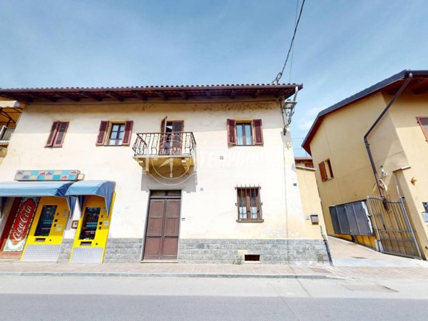 casa indipendente in vendita a Sanfrè