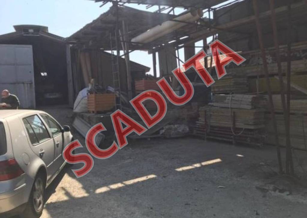 locale commerciale in vendita a Sanfrè