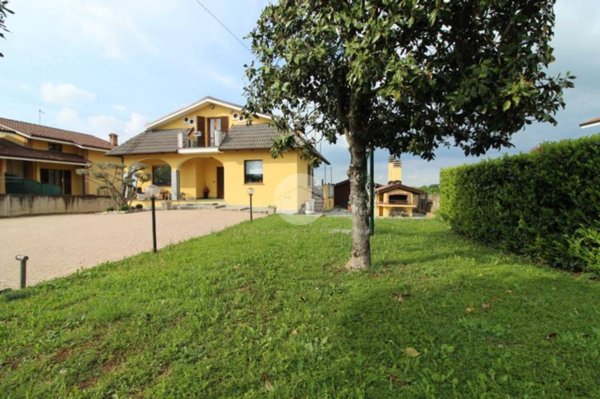 casa indipendente in vendita a Sanfrè in zona Martini