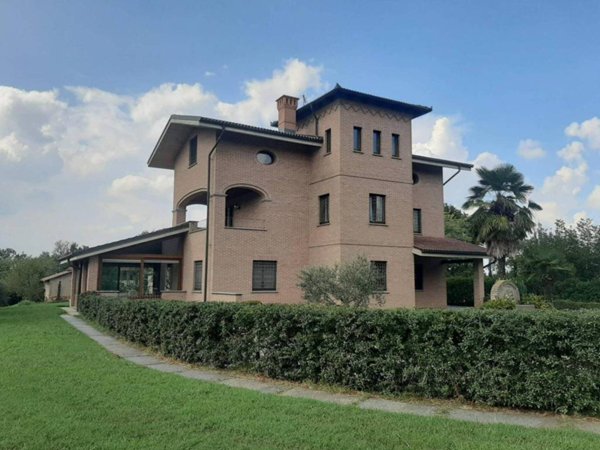 casa indipendente in vendita a Sanfrè in zona Martini