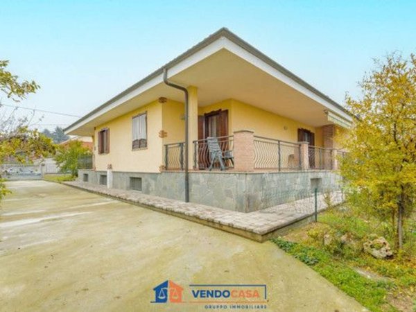 casa indipendente in vendita a Sanfrè in zona Martini