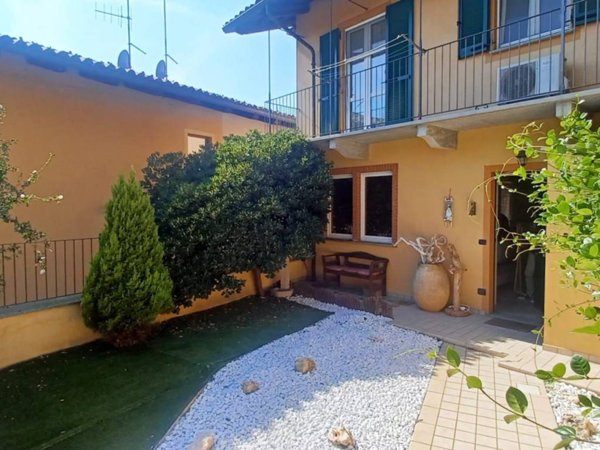 casa indipendente in vendita a Sanfrè in zona Martini