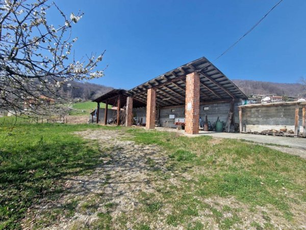 casa indipendente in vendita a Sanfront