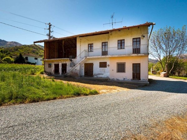 casa indipendente in vendita a Sanfront