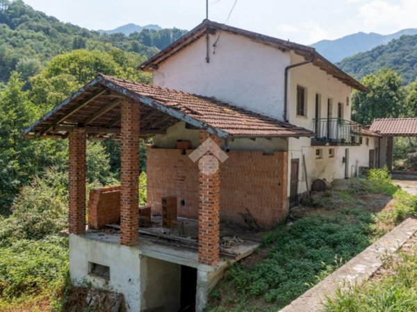casa indipendente in vendita a Sanfront